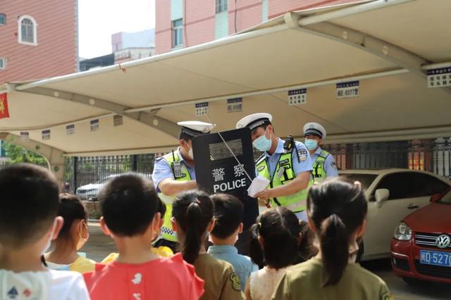 漳州小朋友：“我长大想当警察”，那就先进来参观一下！-17.jpg