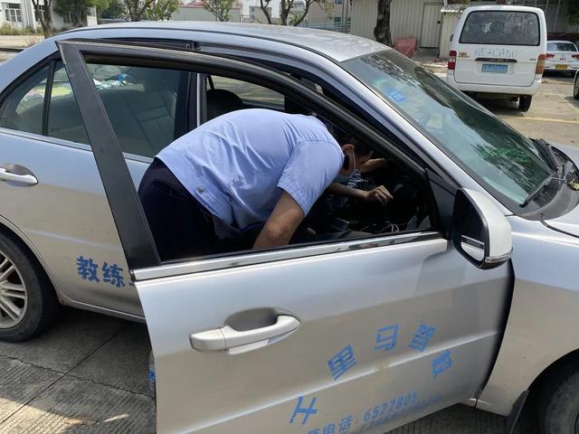 本周雨雨雨......漳州交警教你雨中行车技巧！【五个一进驾校】-10.jpg