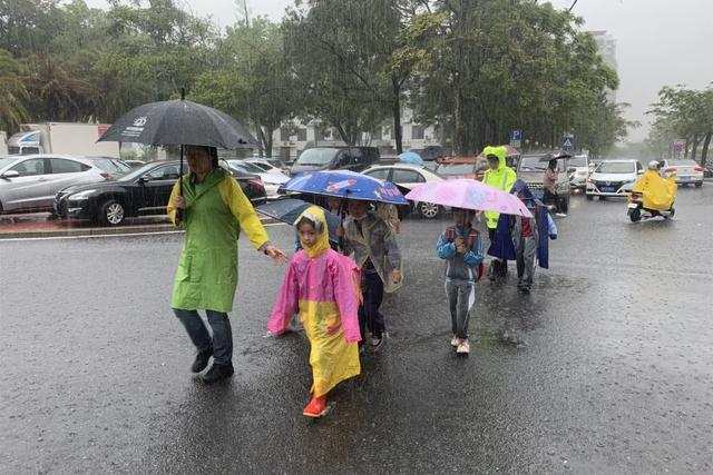 漳州这波“豪雨”，看路面最美“警色”！-10.jpg