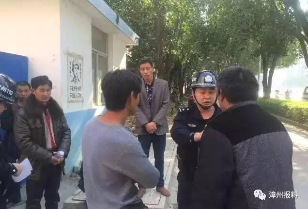 漳州市区金锋花园一工地多人聚集险酿冲突，发生什么事了？-1.jpg