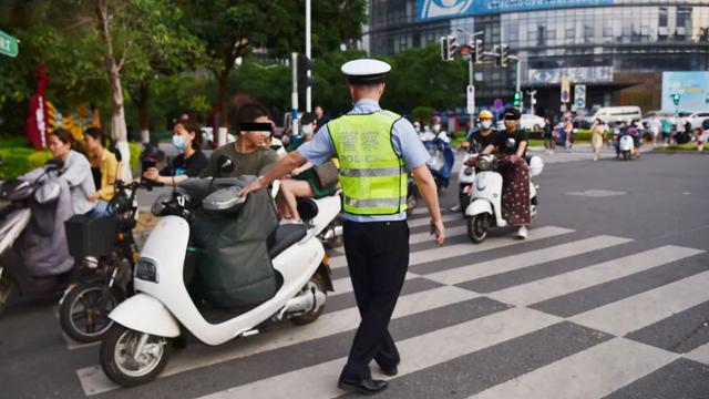 漳州五区联合统一行动，重拳整治路面这些乱象！-6.jpg