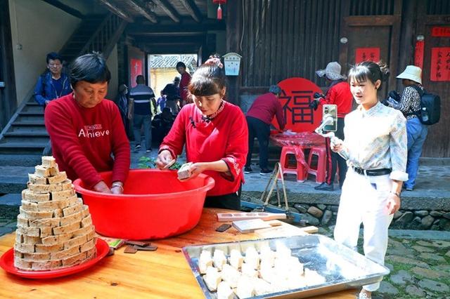 漳州南靖举办旅游日主题活动 邀网友“云游”土楼送祝福-3.jpg