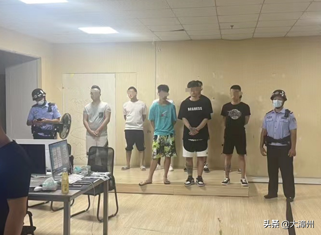 重拳打击！漳州警方抓获22人-1.jpg