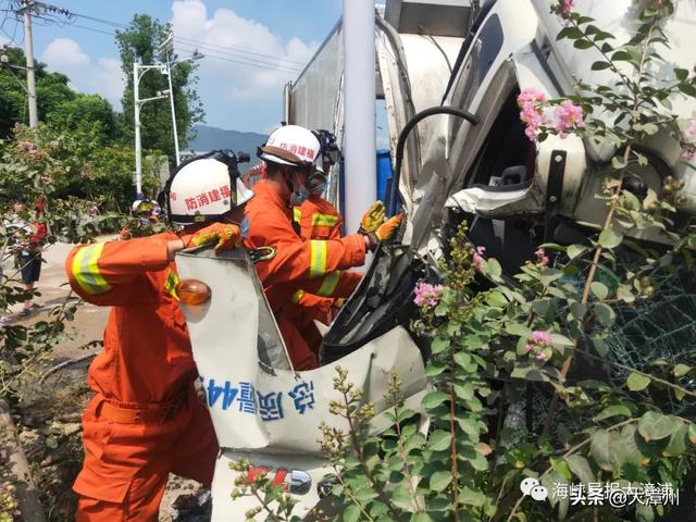 事发漳浦！货车追尾小车，货车司机和小车司机双双受伤-1.jpg