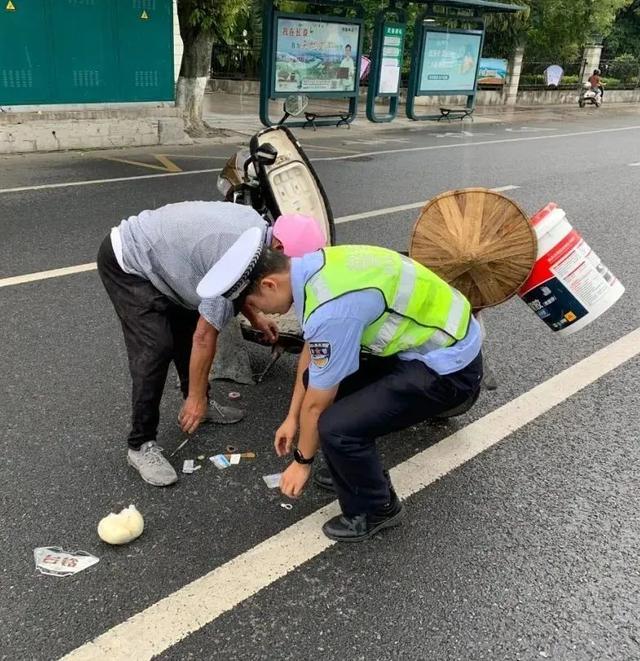 漳州交警在路上不仅管交通，还管这些！丨交警正能量-15.jpg