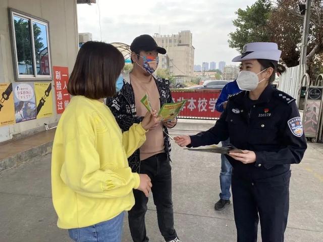 教练车也“体检”？漳州交警进驾校，把好安全第一关！【五个一进驾校】-7.jpg