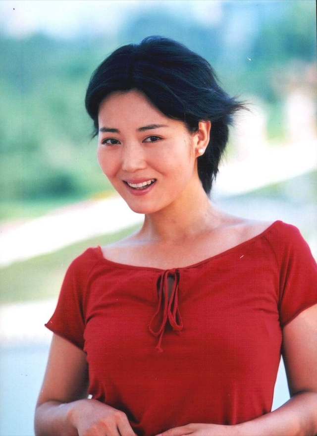 西安出美女，10位来自西安的女星，个个颜值出众，非网红脸能比-15.jpg