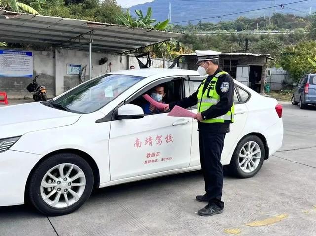 漳州交警进驾校，交通安全从准司机开“驶”!【五个一进驾校】-10.jpg