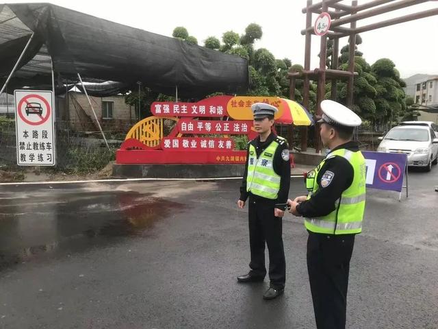 漳州交警尽心守护，只为让您安心缅怀先辈！-9.jpg