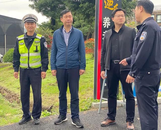 漳州交警尽心守护，只为让您安心缅怀先辈！-7.jpg